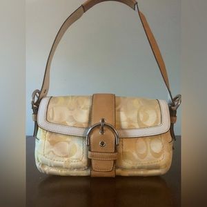 COACH Soho Optic yellow & Tan Signature Shoulder Bag Coach creed (Vintage)